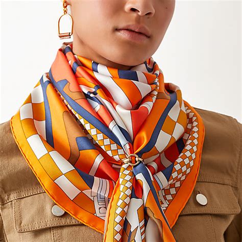 how to wear a hermes scarf.